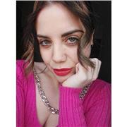 Insegnante di lingua e letteratura inglese, laureata nella Magistrale di Scienze Linguistiche, Letterarie e della Traduzione